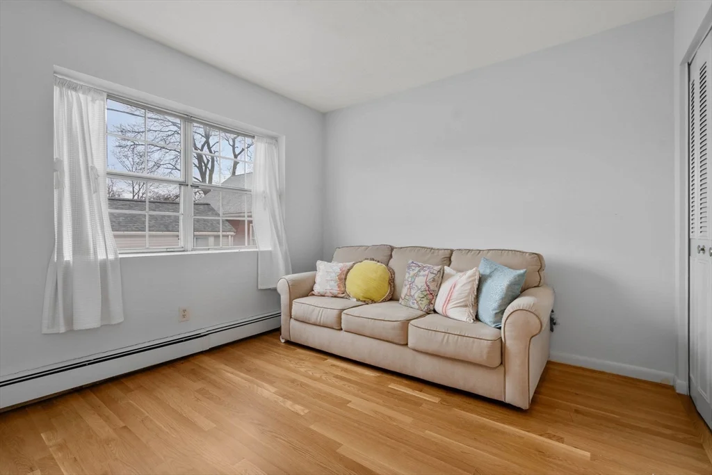 2 bed, 1 bath apartment for rent at 8 Robinwood Ave Unit 6, Jamaica Plain — photo 12 of 18