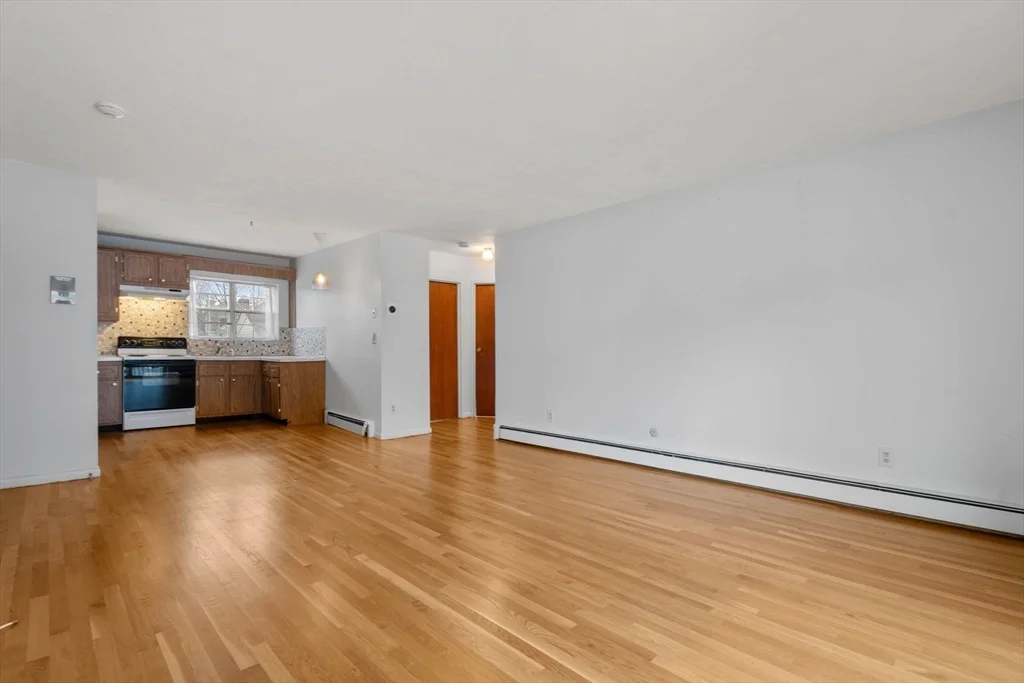 2 bed, 1 bath apartment for rent at 8 Robinwood Ave Unit 6, Jamaica Plain — photo 5 of 18