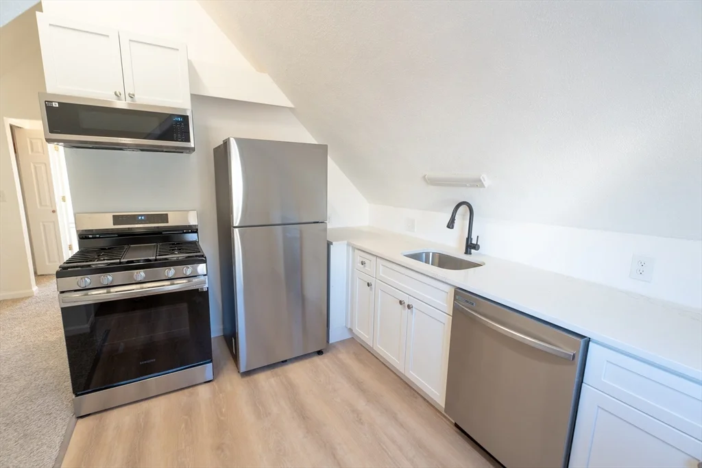1 bed, 1 bath apartment for rent at 8 Rockwell Ter Unit 3, Malden — photo 3 of 9