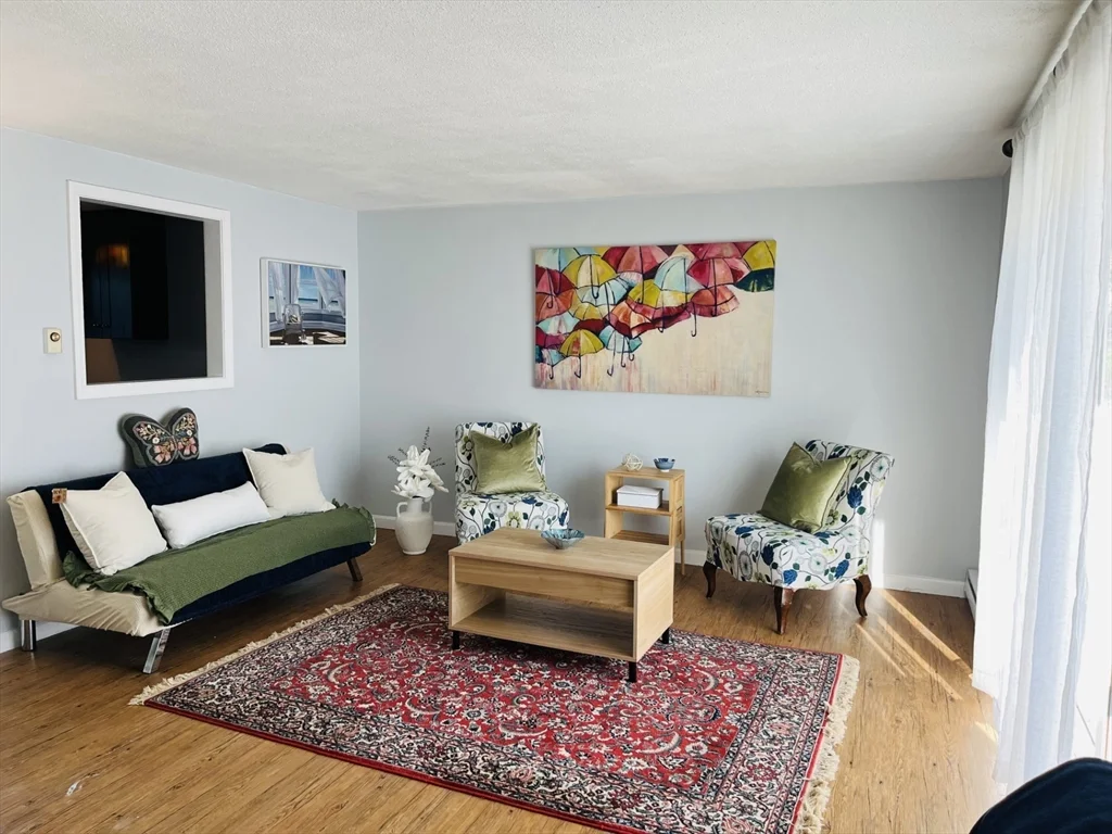 2 bed, 1 bath apartment for rent at 8 Royal Dane Dr Unit 71, Marshfield — photo 1 of 11