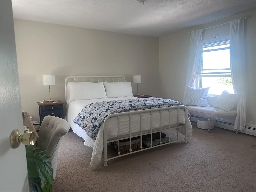 3 bed, 2 bath apartment for rent at 8 Sackville St Unit 3, Charlestown — photo 4 of 12