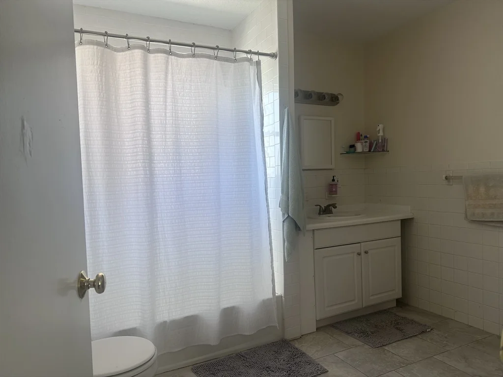 3 bed, 2 bath apartment for rent at 8 Sackville St Unit 3, Charlestown — photo 7 of 12