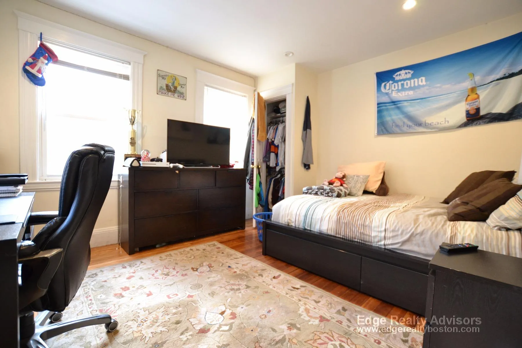5 bed, 2.5 bath apartment for rent at 8 Sawyer Ter Unit 1, Allston — photo 2 of 27
