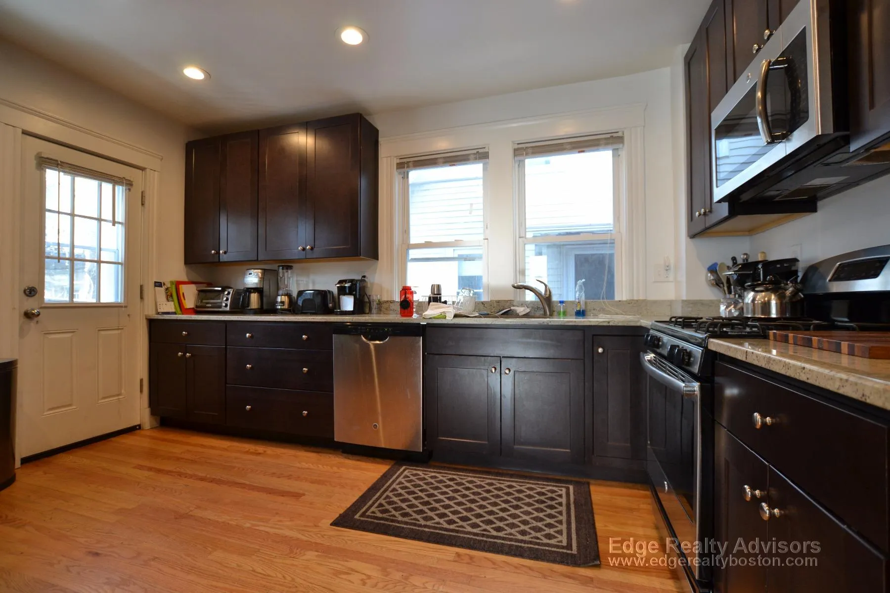 5 bed, 2.5 bath apartment for rent at 8 Sawyer Ter Unit 1, Allston — photo 5 of 27