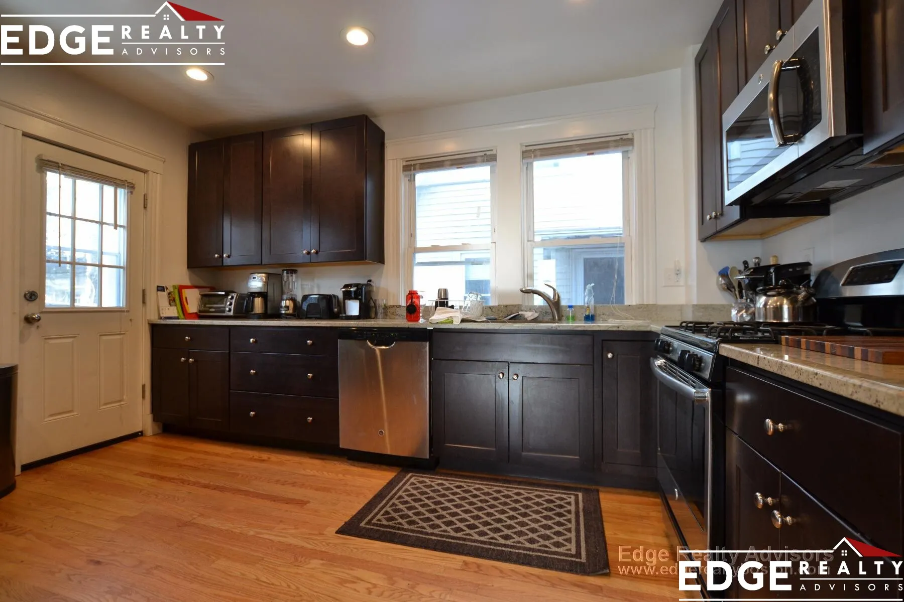 5 bed, 2.5 bath apartment for rent at 8 Sawyer Ter Unit 2, Allston — photo 2 of 13