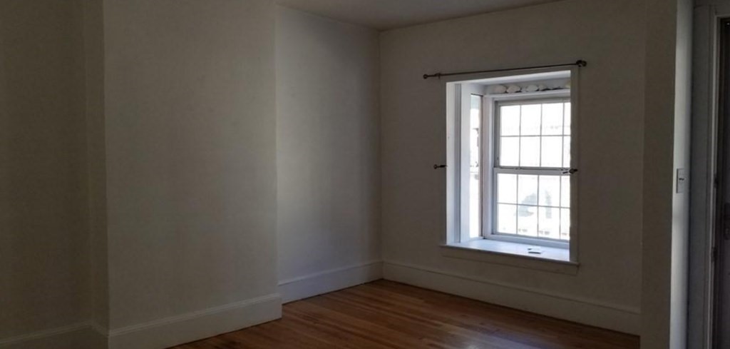 5 bed, 2.5 bath apartment for rent at 8 Sewall St, Mission Hill — photo 3 of 11