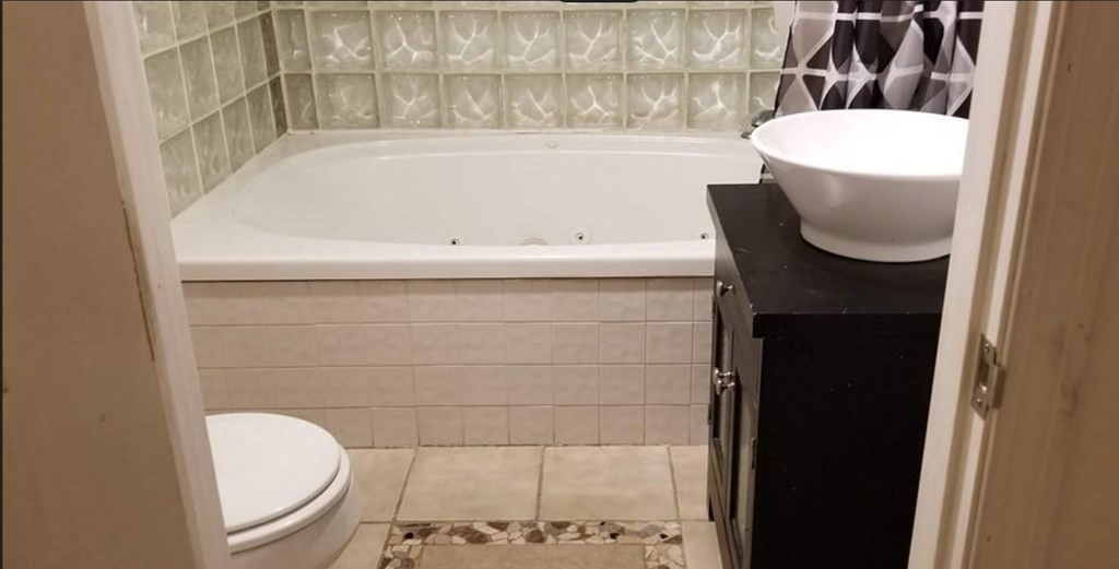 5 bed, 2.5 bath apartment for rent at 8 Sewall St, Mission Hill — photo 11 of 11