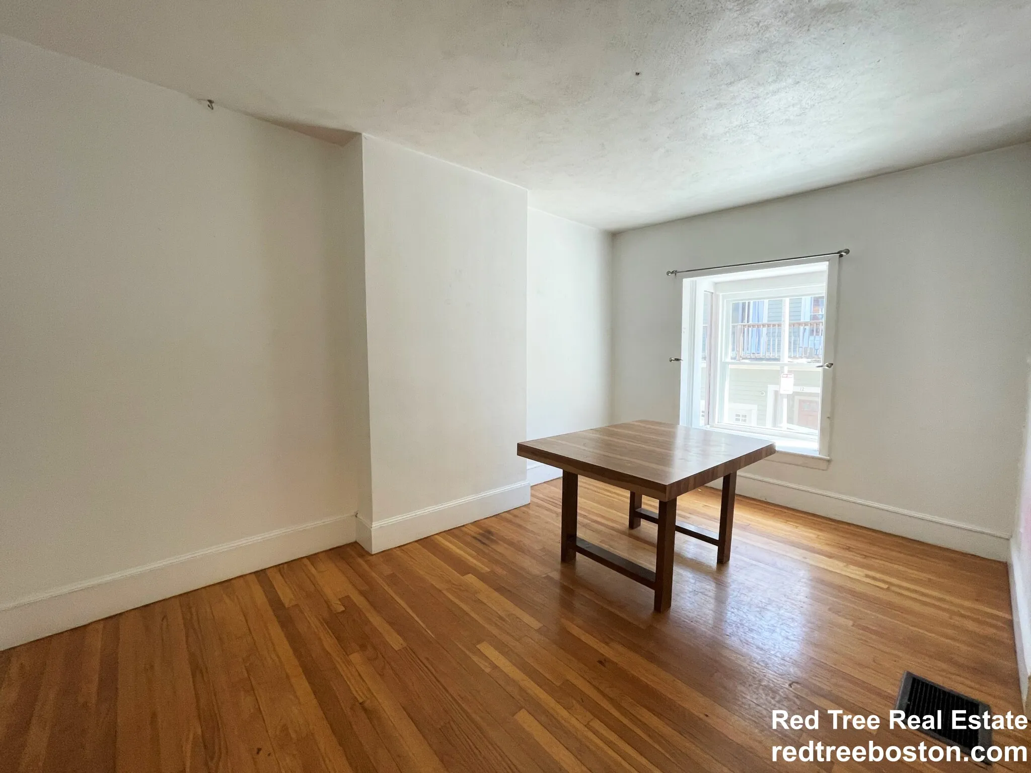 5 bed, 2.5 bath apartment for rent at 8 Sewall St Unit 1, Mission Hill — photo 5 of 29