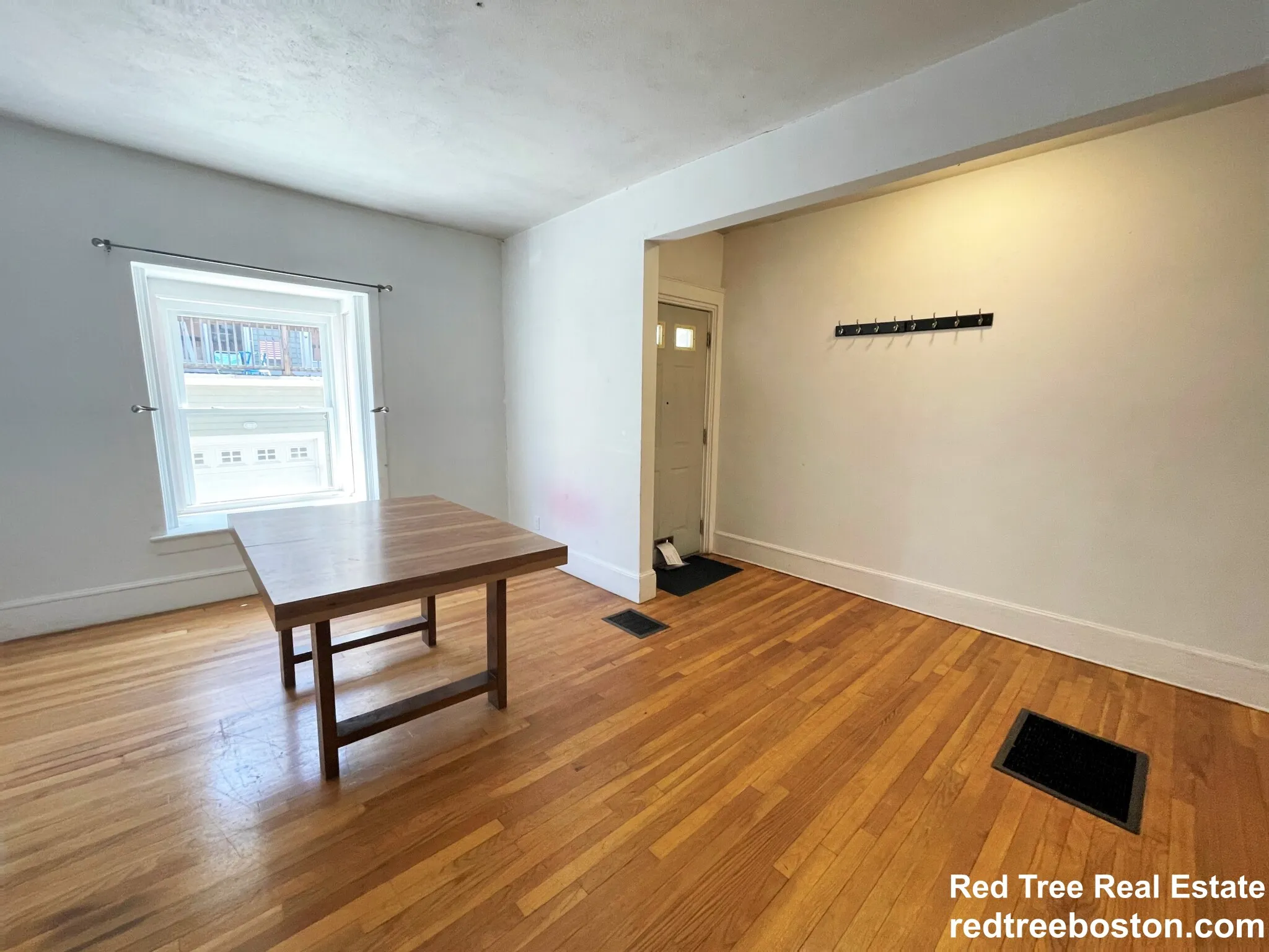 5 bed, 2.5 bath apartment for rent at 8 Sewall St Unit 1, Mission Hill — photo 4 of 29