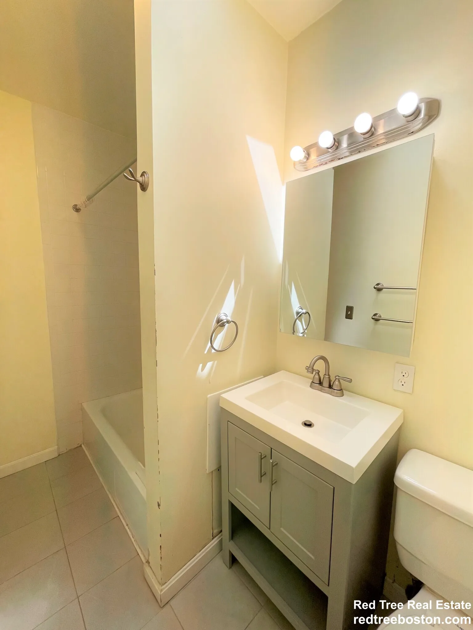 5 bed, 2.5 bath apartment for rent at 8 Sewall St Unit 1, Mission Hill — photo 22 of 29