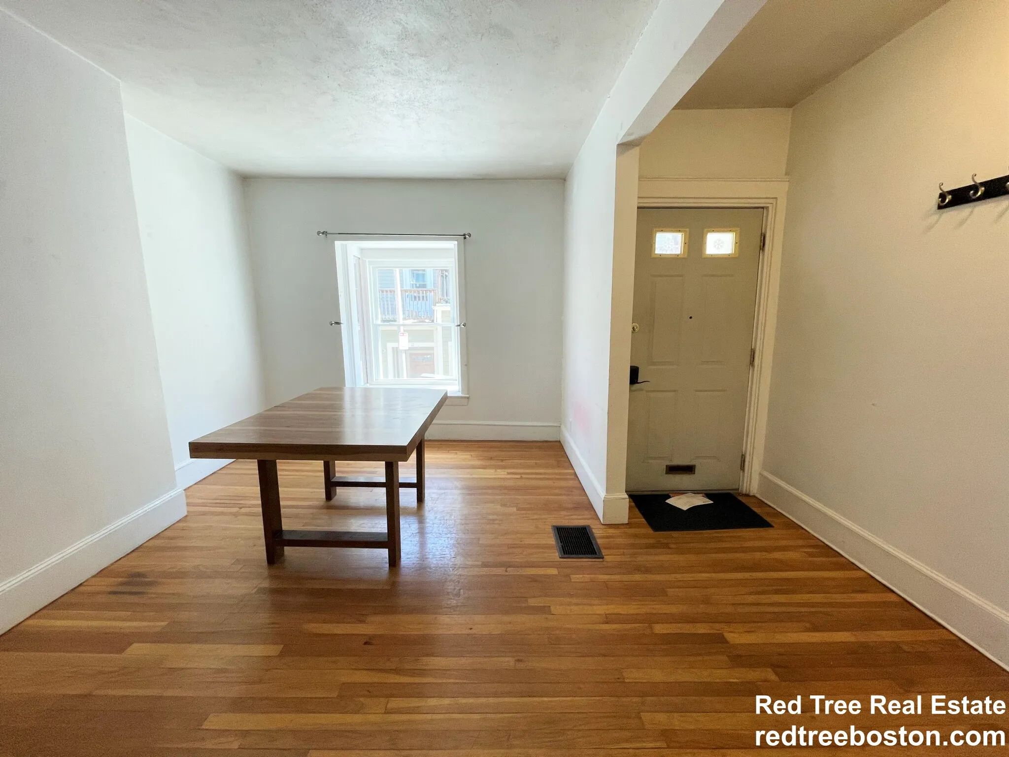 5 bed, 2.5 bath apartment for rent at 8 Sewall St Unit 1, Mission Hill — photo 6 of 29