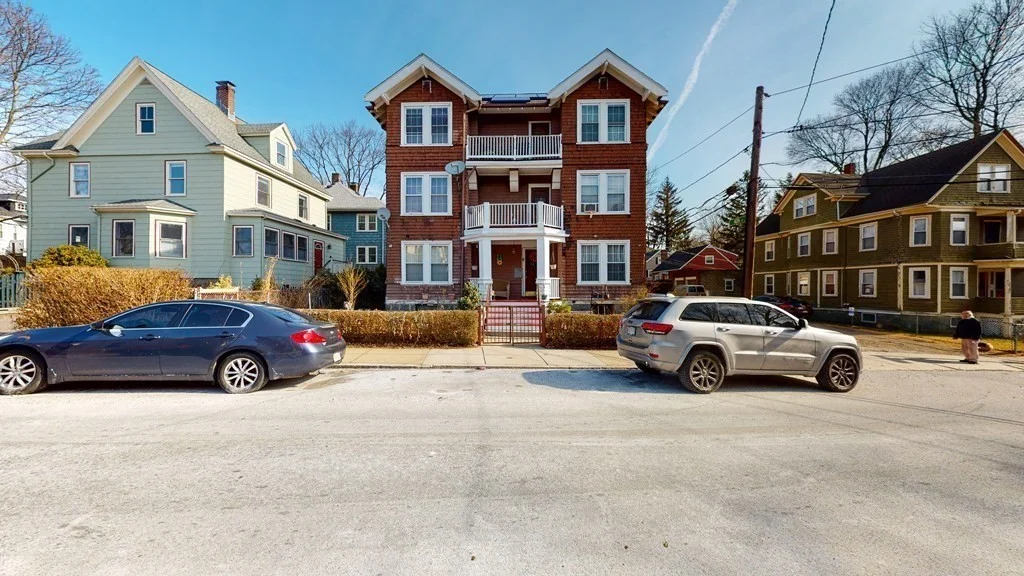 3 bed, 1 bath apartment for rent at 8 Seymour St Unit 2, Roslindale — photo 5 of 5