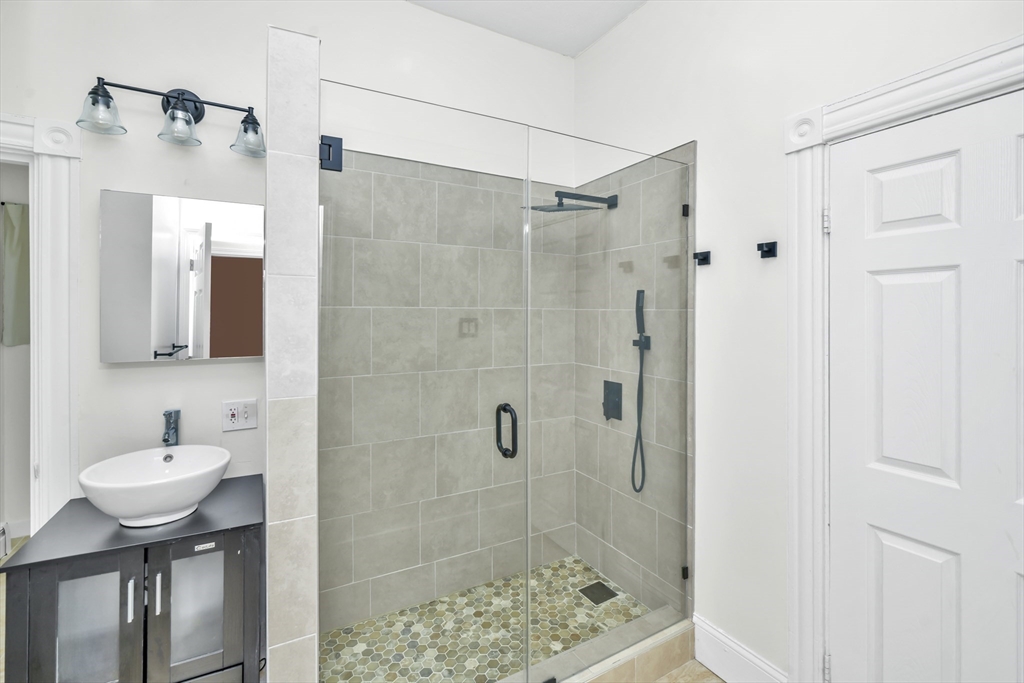 1 bed, 1 bath apartment for rent at 8 Shawmut Ter Unit 1, Malden — photo 4 of 9