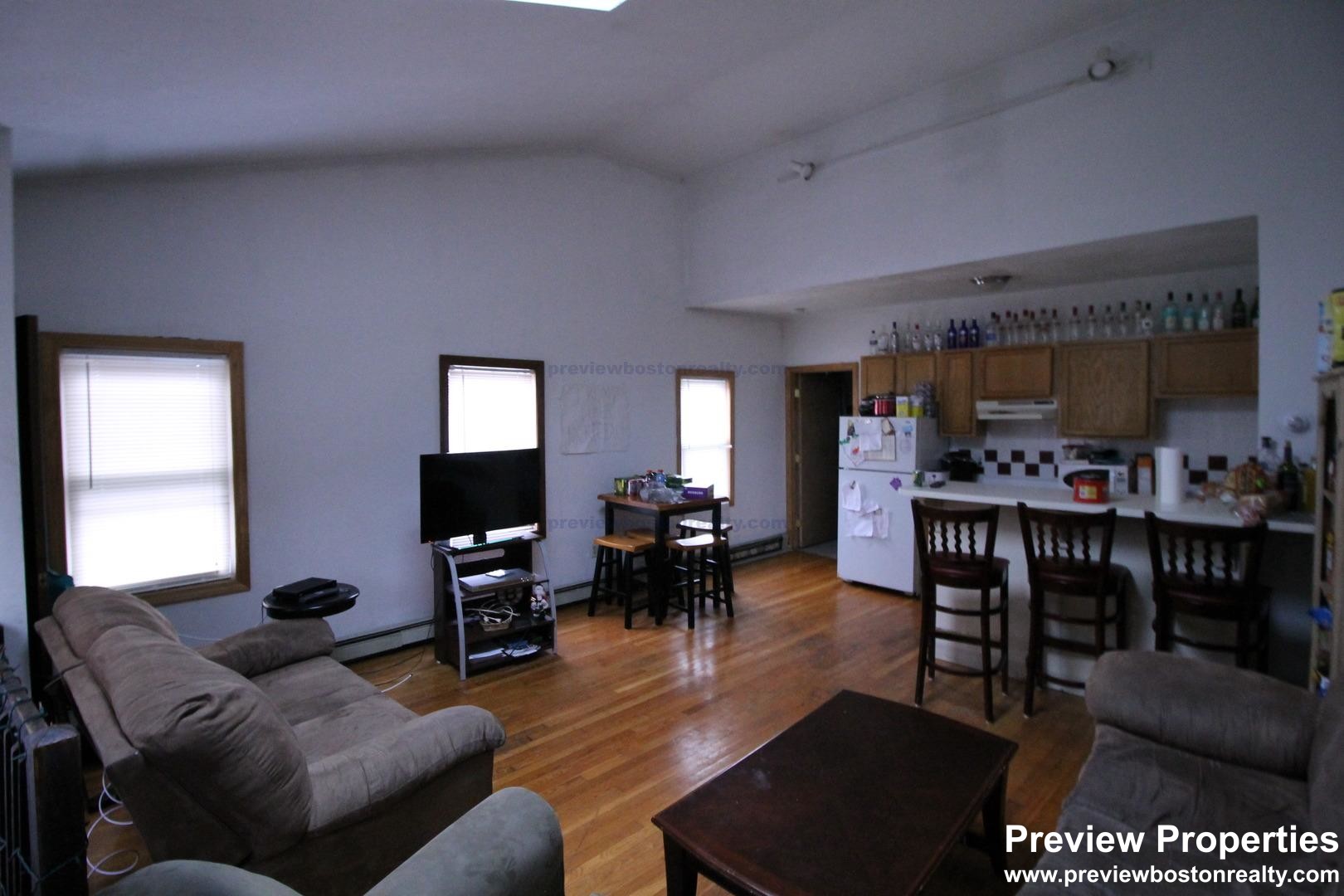 3 bed, 1 bath apartment for rent at 8 Shepard St Unit N/A, Brighton — photo 7 of 7