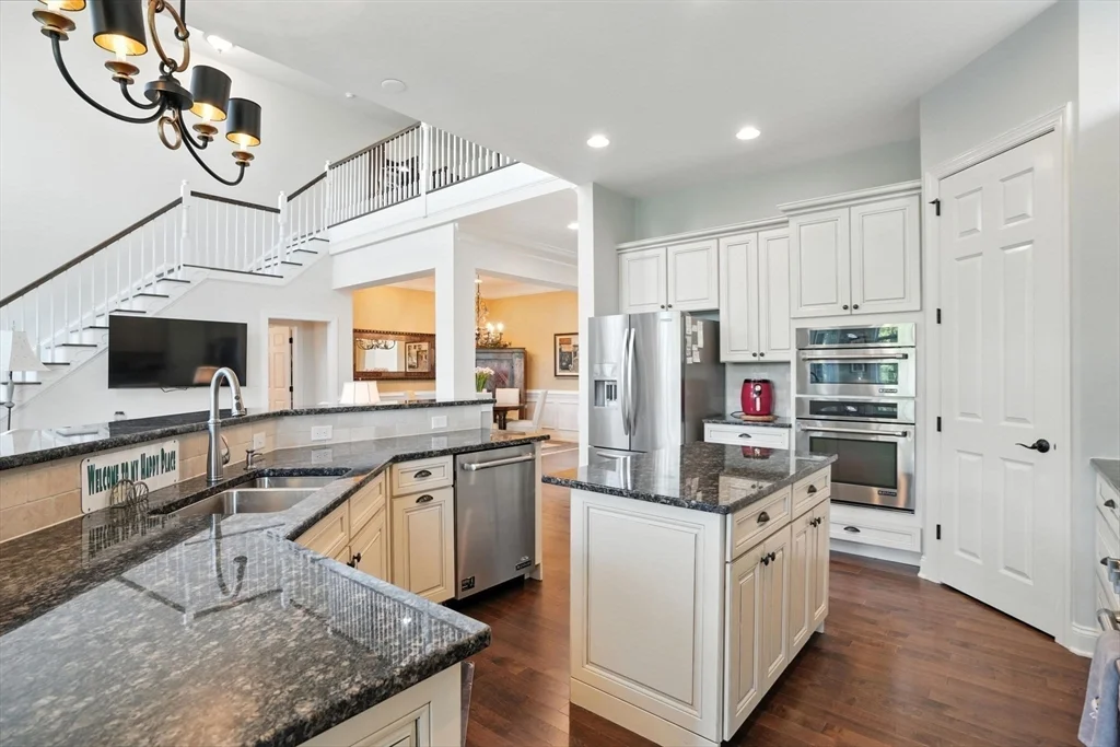 3 bed, 4+ bath apartment for rent at 8 Skipping Stone Unit 8, Pinehills — photo 8 of 42