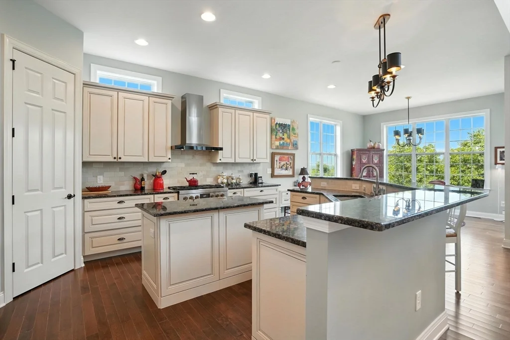 3 bed, 4+ bath apartment for rent at 8 Skipping Stone Unit 8, Pinehills — photo 10 of 42