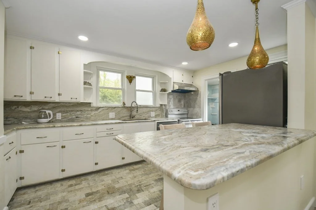 3 bed, 2 bath apartment for rent at 8 Spruce Park, Wellesley — photo 2 of 24