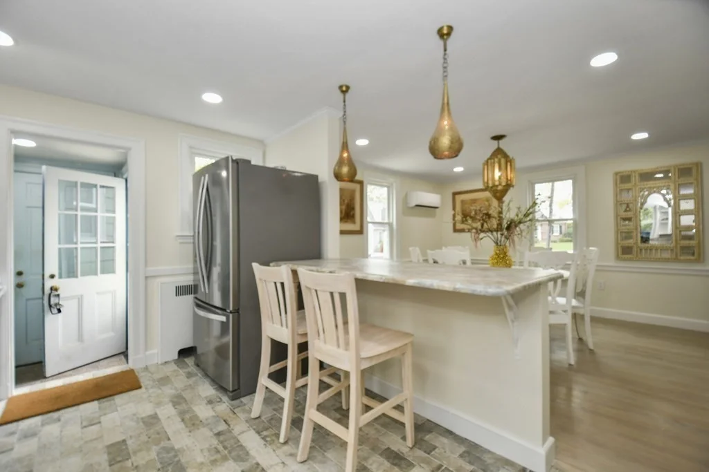 3 bed, 2 bath apartment for rent at 8 Spruce Park, Wellesley — photo 5 of 24