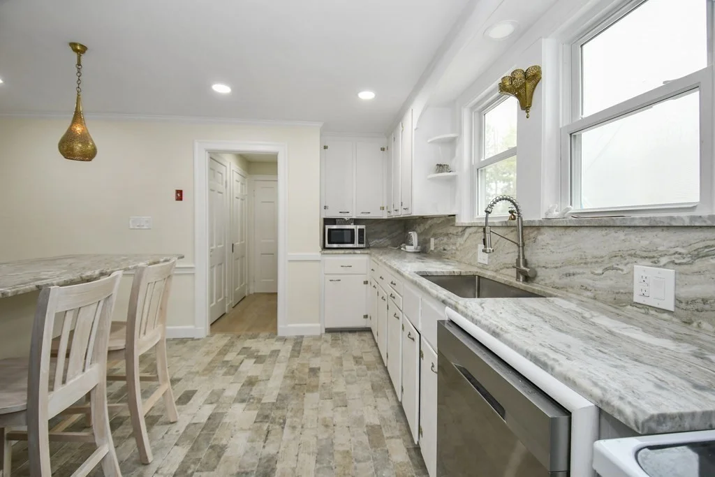 3 bed, 2 bath apartment for rent at 8 Spruce Park, Wellesley — photo 4 of 24