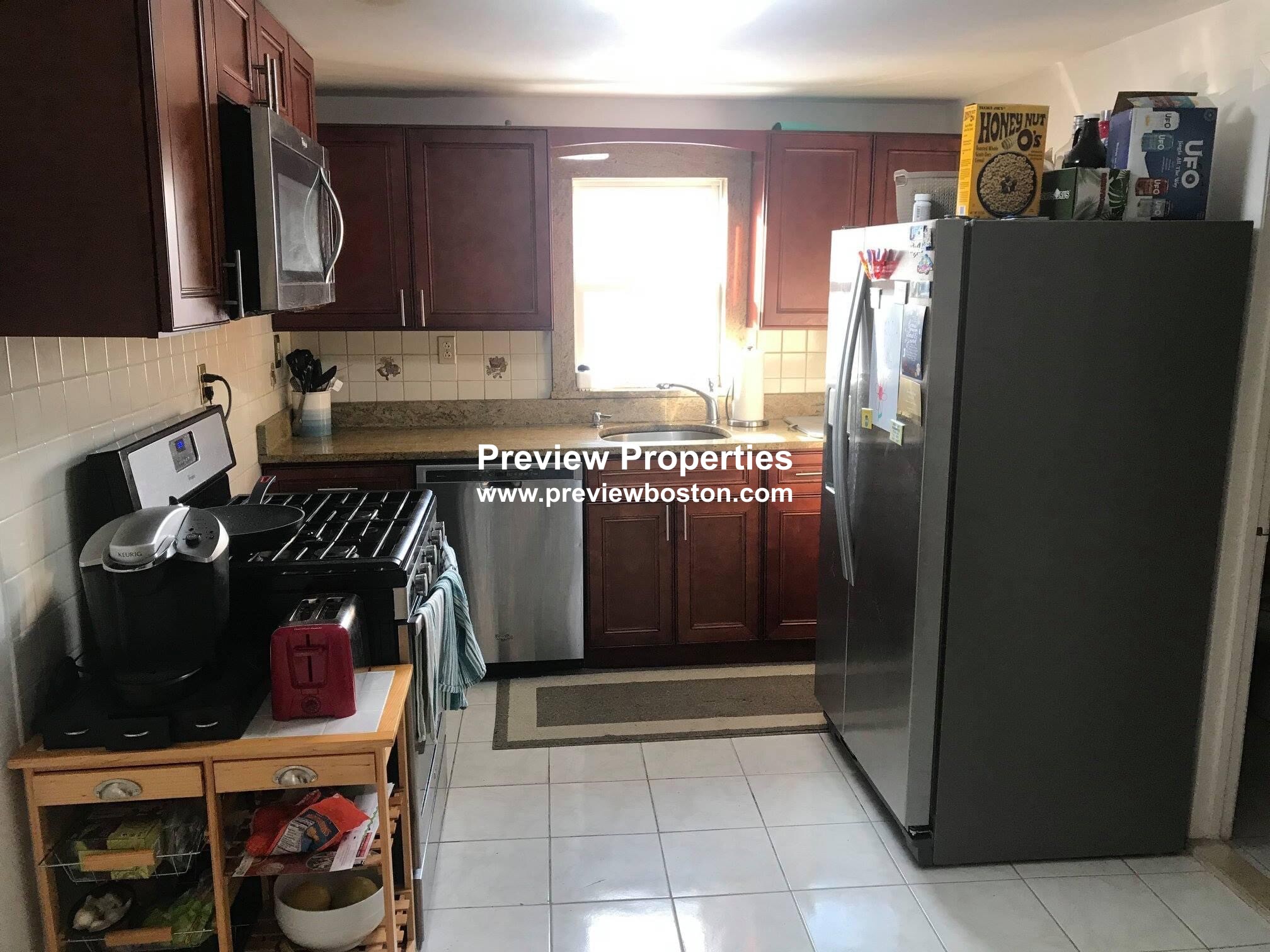 3 bed, 1 bath apartment for rent at 8 Starr Ln Unit 3, Jamaica Plain — photo 9 of 14
