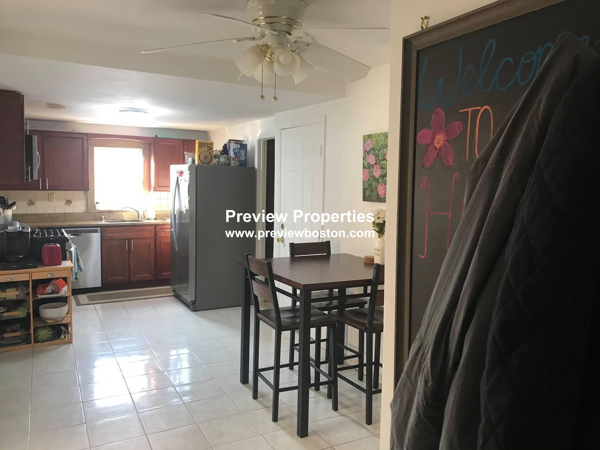 3 bed, 1 bath apartment for rent at 8 Starr Ln Unit 3, Jamaica Plain — photo 8 of 14