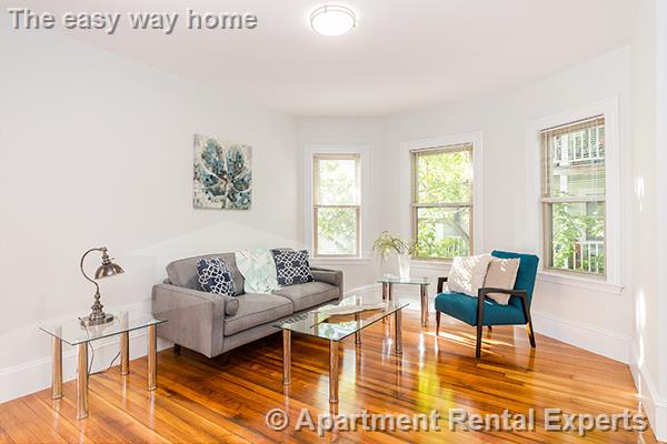 4 bed, 1 bath apartment for rent at 8 Stone Pl Unit 1, Union Square — photo 2 of 11