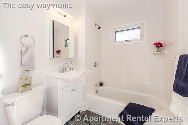 4 bed, 1 bath apartment for rent at 8 Stone Pl Unit 1, Union Square — photo 3 of 11