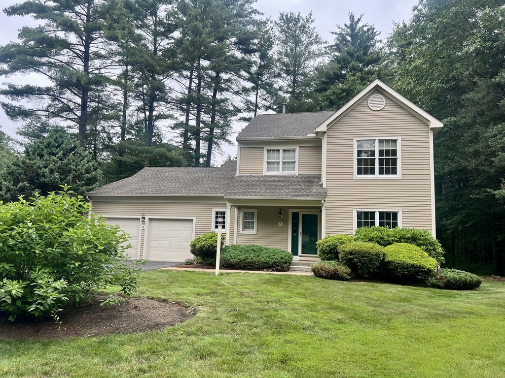 3 bed, 2 bath apartment for rent at 8 Stonegate Ln Unit 8, Bedford — photo 1 of 30