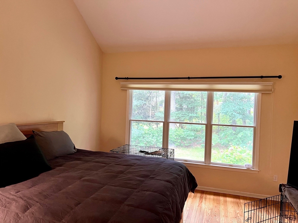3 bed, 2 bath apartment for rent at 8 Stonegate Ln Unit 8, Bedford — photo 7 of 30