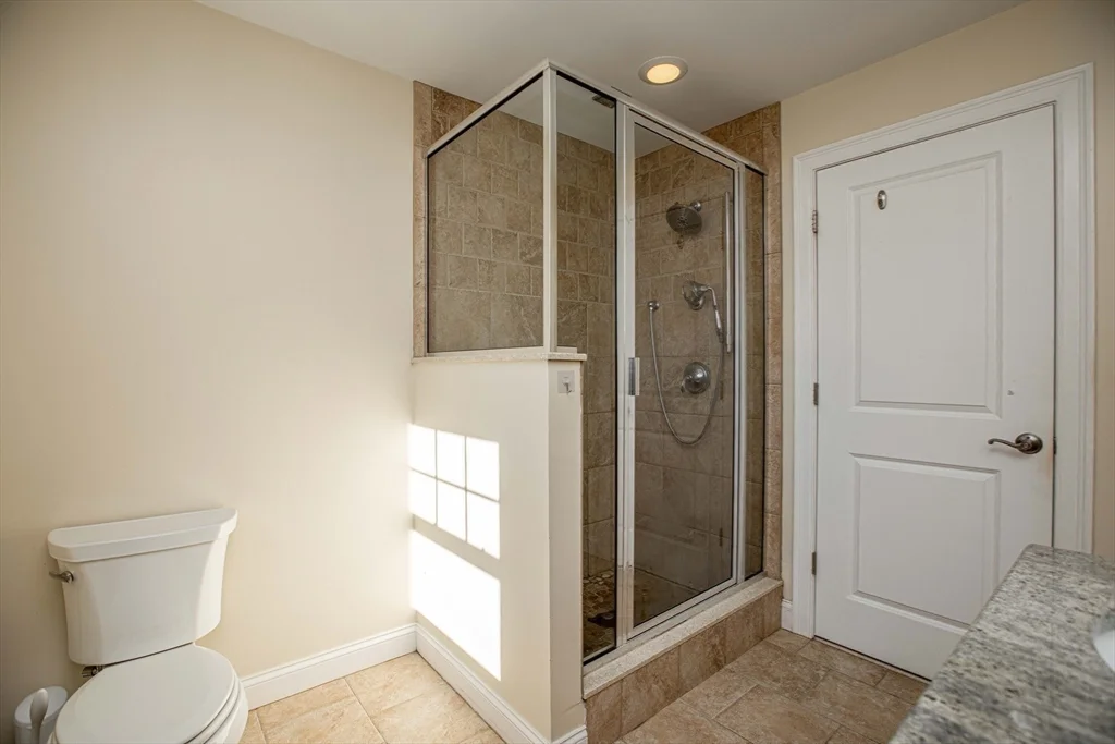 3 bed, 2 bath apartment for rent at 8 Summer Hill Circle Unit 8, Arlington — photo 20 of 41