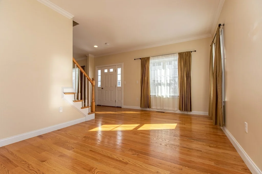 3 bed, 2 bath apartment for rent at 8 Summer Hill Circle Unit 8, Arlington — photo 5 of 41