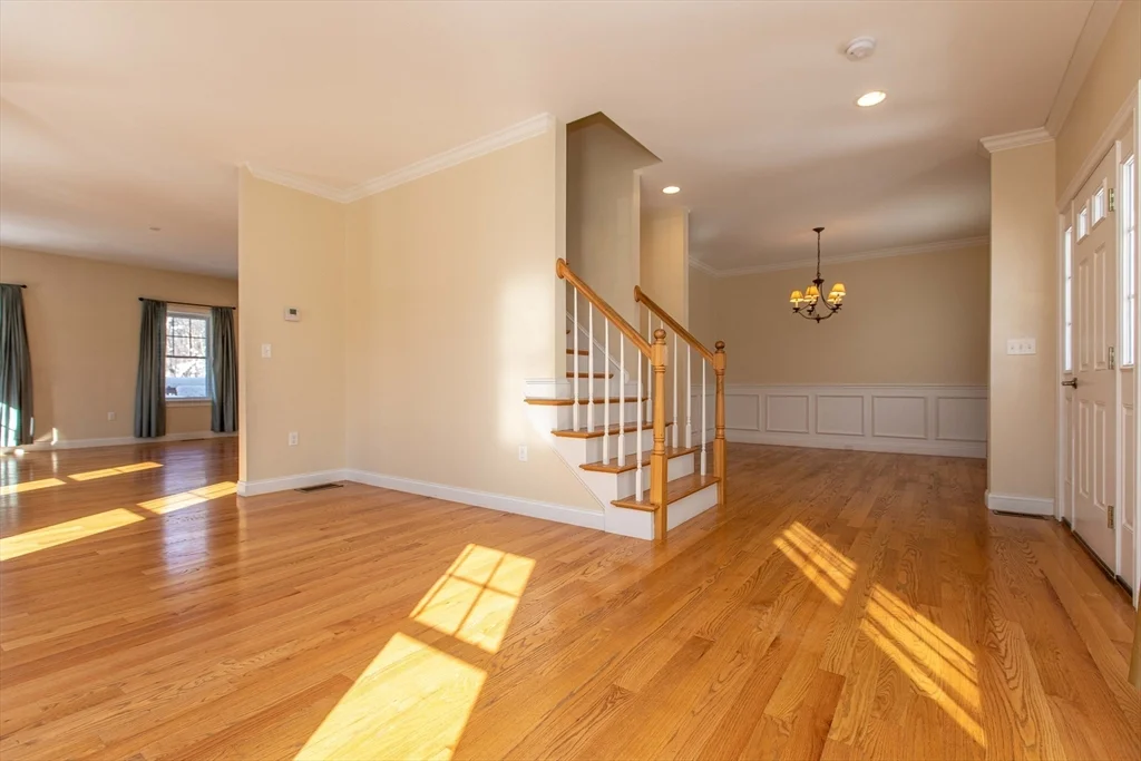 3 bed, 2 bath apartment for rent at 8 Summer Hill Circle Unit 8, Arlington — photo 2 of 41