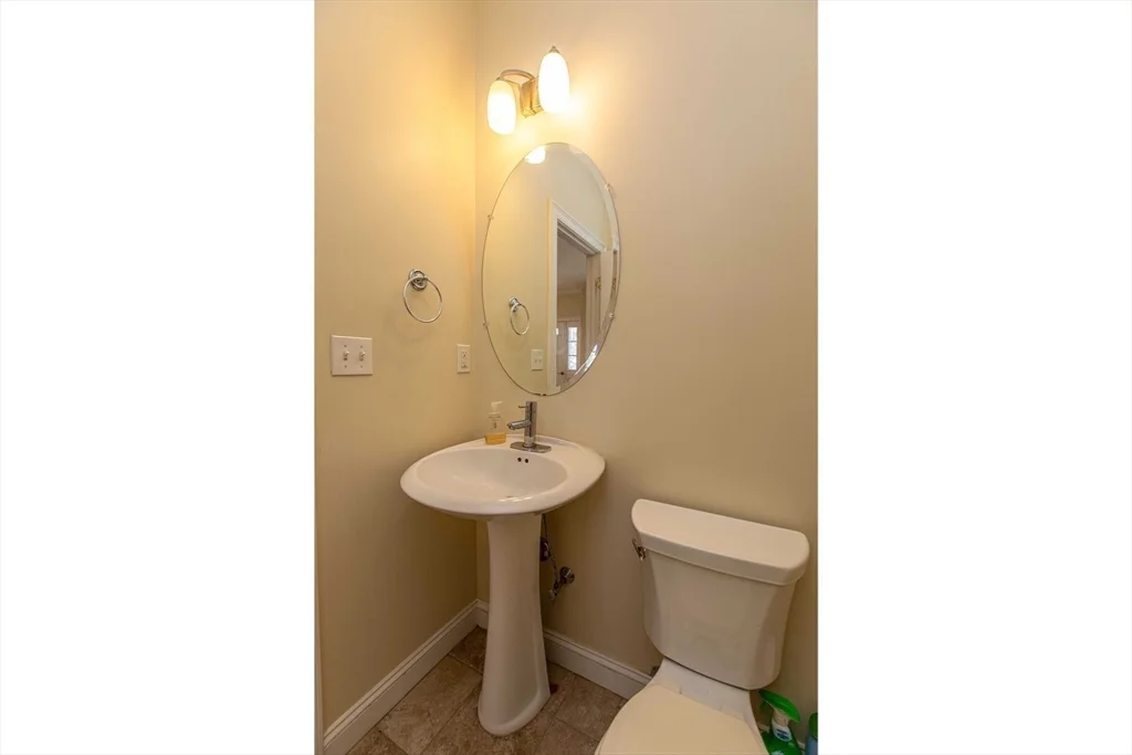 3 bed, 2 bath apartment for rent at 8 Summer Hill Circle Unit 8, Arlington — photo 13 of 41
