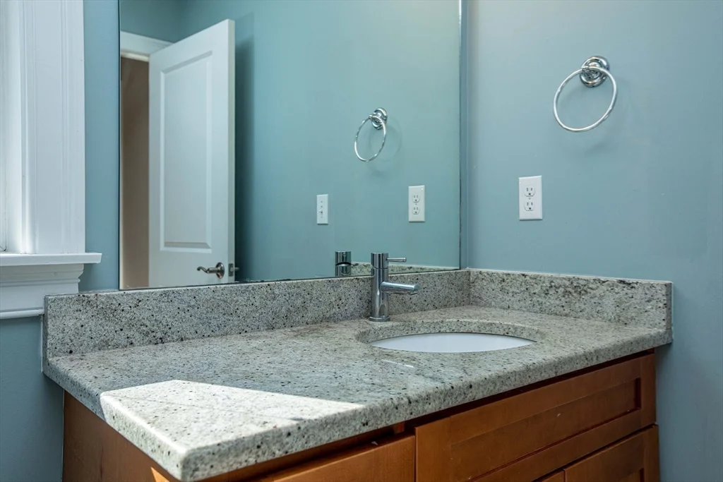 3 bed, 2 bath apartment for rent at 8 Summer Hill Circle Unit 8, Arlington — photo 26 of 41