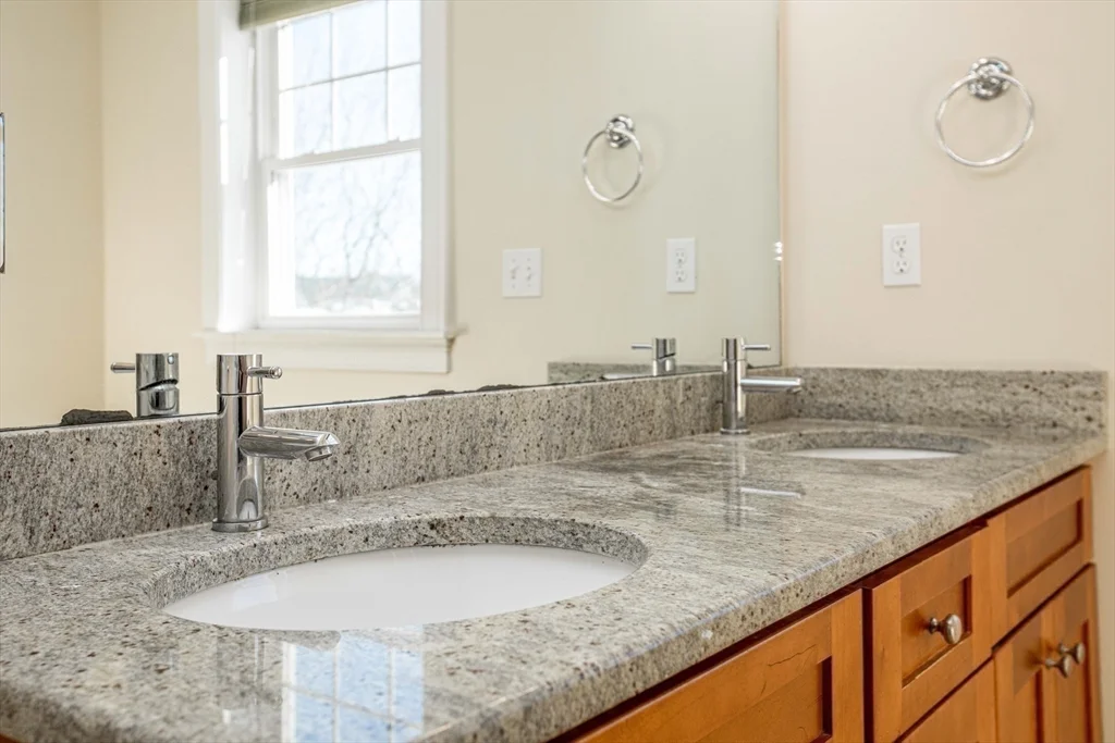 3 bed, 2 bath apartment for rent at 8 Summer Hill Circle Unit 8, Arlington — photo 18 of 41