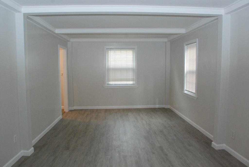 3 bed, 2 bath apartment for rent at 8 Sunset Rd, Wayland — photo 6 of 18