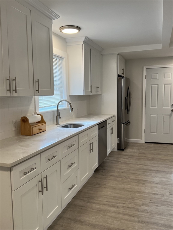 3 bed, 2 bath apartment for rent at 8 Sunset Rd, Wayland — photo 5 of 18