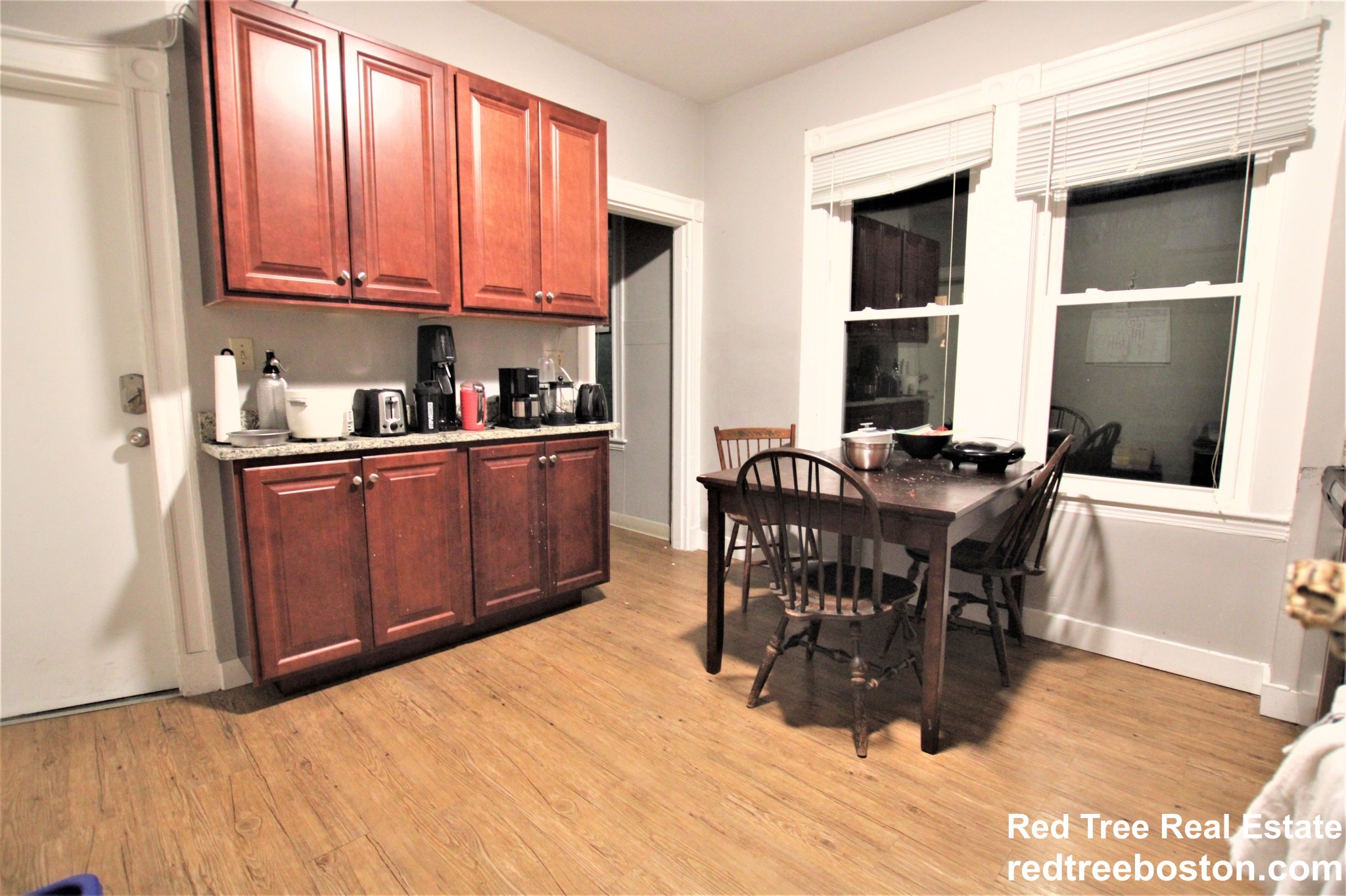 4 bed, 1 bath apartment for rent at 8 Sunset St Unit 2A, Mission Hill — photo 3 of 22