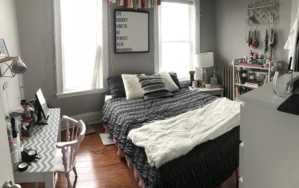 4 bed, 1 bath apartment for rent at 8 Sunset St Unit 3a, Coolidge Corner — photo 6 of 8