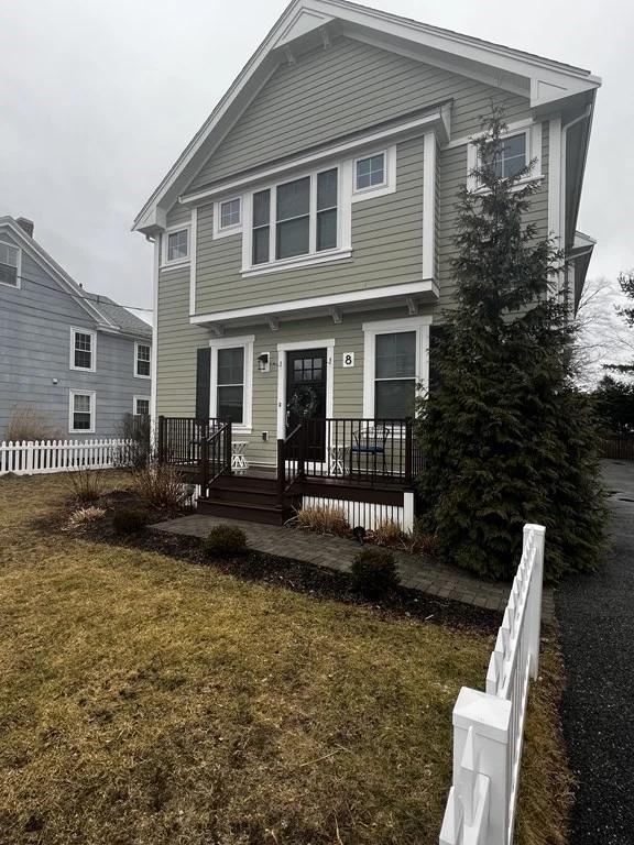 3 bed, 2 bath apartment for rent at 8 Sylvan St Unit A, Danvers — photo 1 of 13