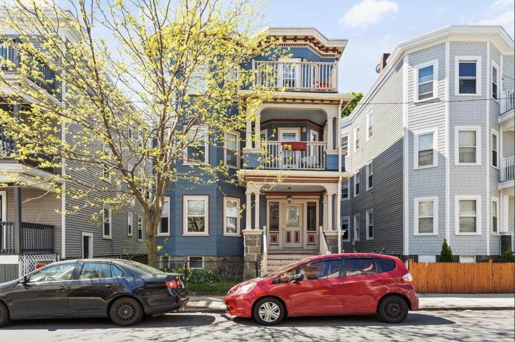 4 bed, 2 bath apartment for rent at 8 Taft St Unit Apt 1, Dorchester — photo 1 of 16
