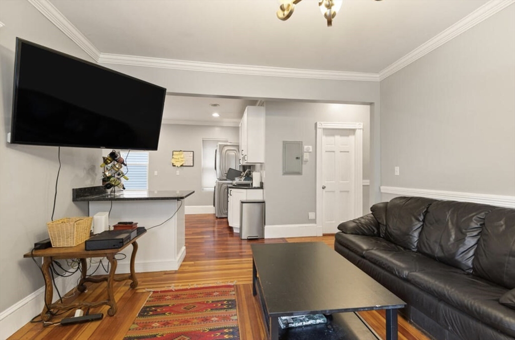 4 bed, 2 bath apartment for rent at 8 Taft St Unit Apt 1, Dorchester — photo 9 of 16