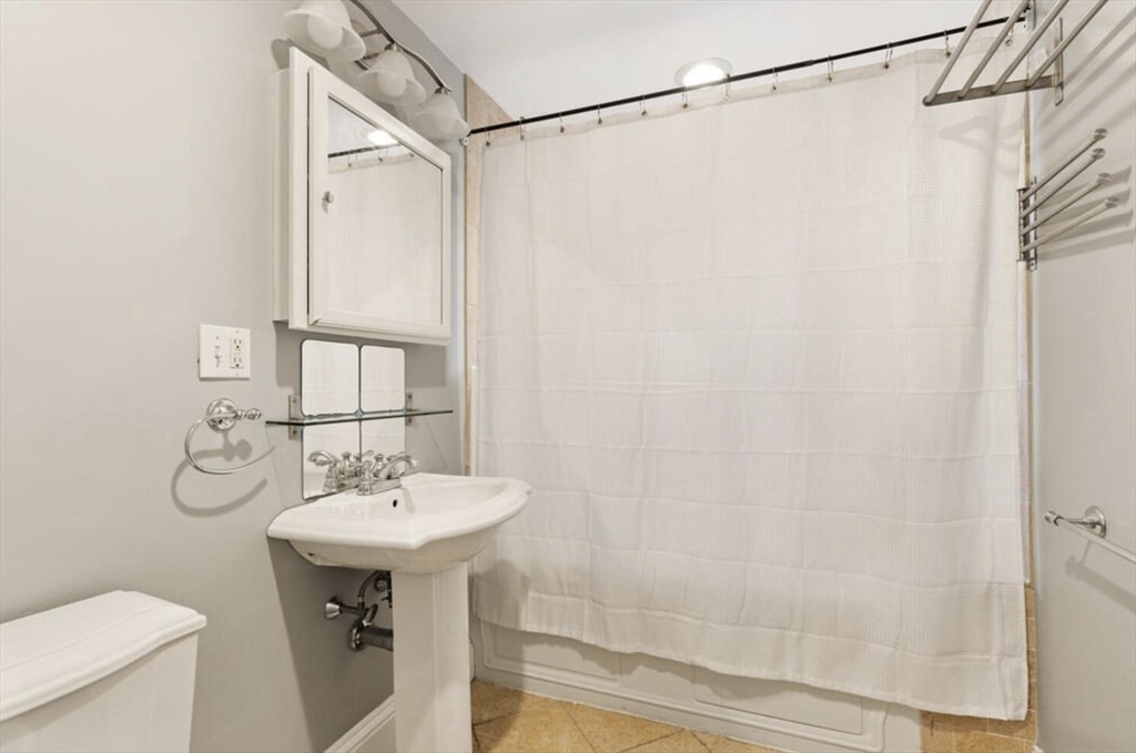 4 bed, 2 bath apartment for rent at 8 Taft St Unit Apt 1, Dorchester — photo 14 of 16
