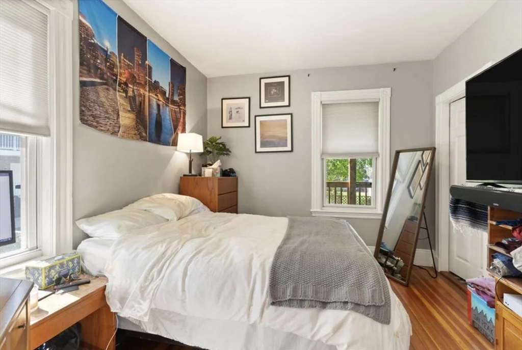 4 bed, 2 bath apartment for rent at 8 Taft St Unit Apt 1A, Dorchester — photo 2 of 16