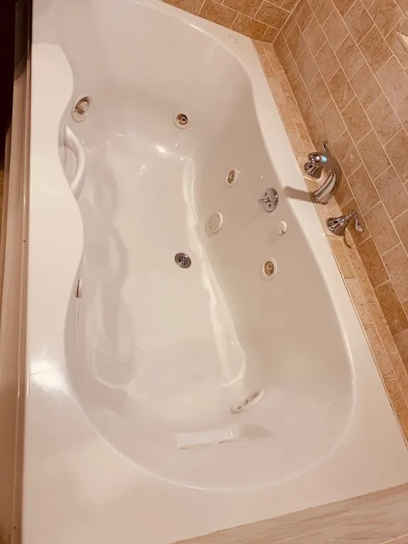 4 bed, 2 bath apartment for rent at 8 Taft Unit 2, Boston — photo 11 of 24