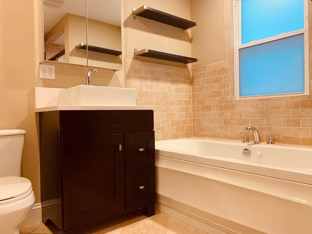 4 bed, 2 bath apartment for rent at 8 Taft Unit 2, Boston — photo 10 of 24