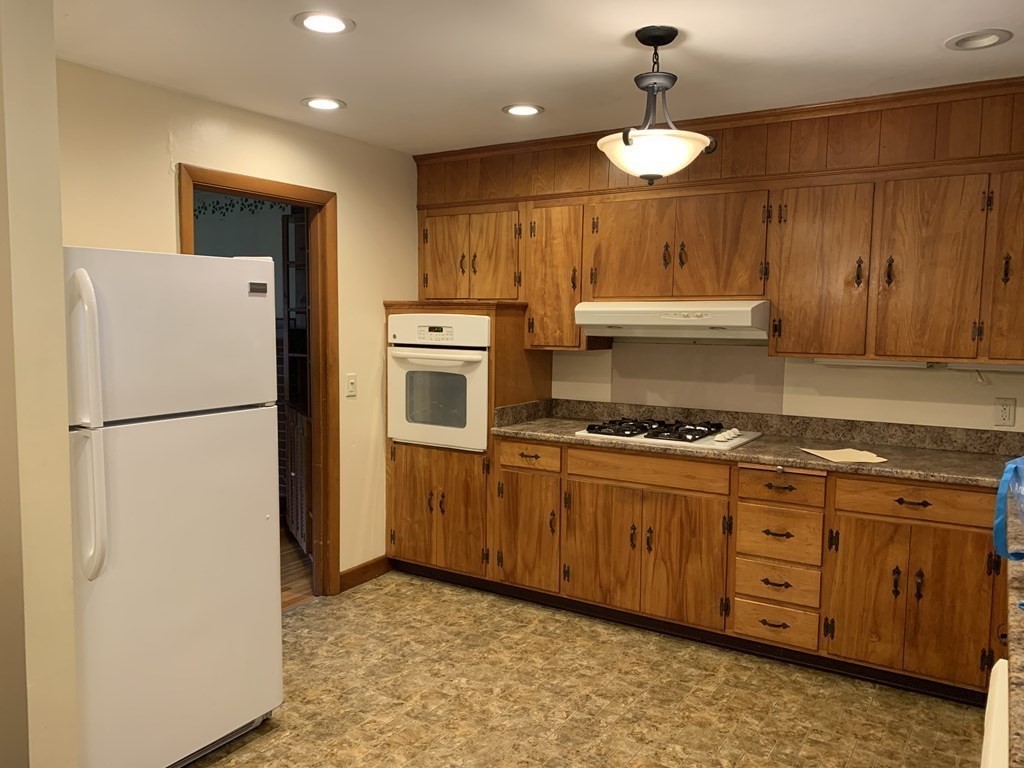 3 bed, 1 bath apartment for rent at 8 Tower Ter Unit 1, Wareham — photo 3 of 15