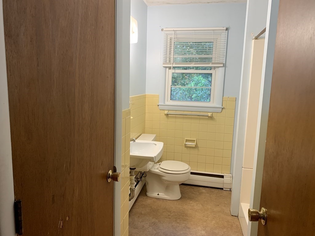 3 bed, 1 bath apartment for rent at 8 Tower Ter Unit 1, Wareham — photo 9 of 15