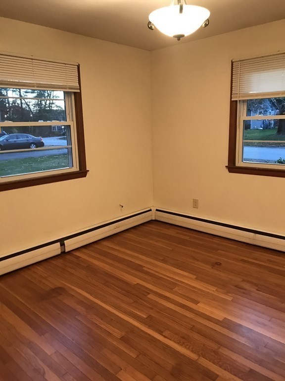 3 bed, 1 bath apartment for rent at 8 Tower Ter Unit 1, Wareham — photo 4 of 15