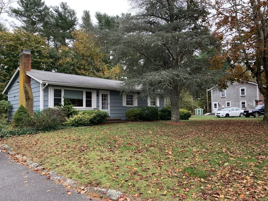 3 bed, 1 bath apartment for rent at 8 Tower Ter, Wareham — photo 1 of 17
